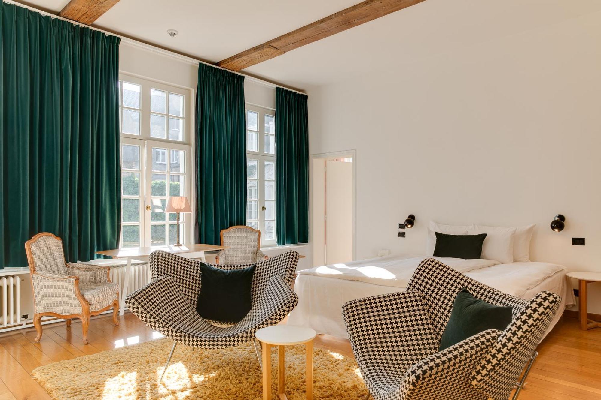 Small Luxury Hotel De Witte Lelie แอนต์เวิร์ป ภายนอก รูปภาพ